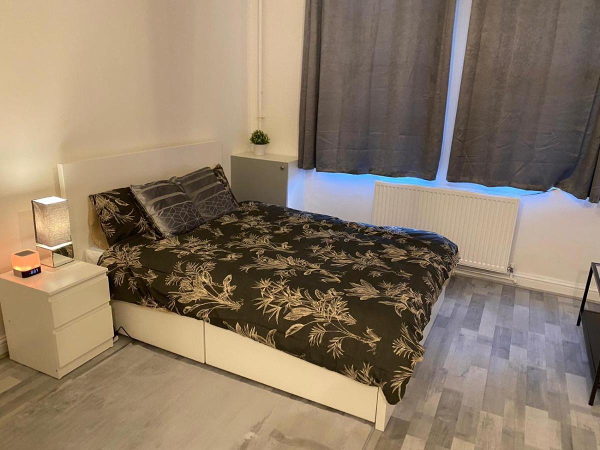 Cosy 1 Bedroom Apartment Londres Extérieur photo