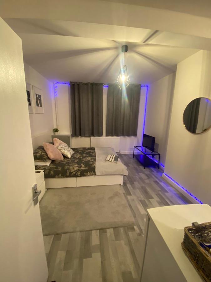 Cosy 1 Bedroom Apartment Londres Extérieur photo